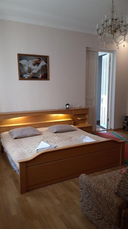 Mero House Кутаїсі Екстер'єр фото